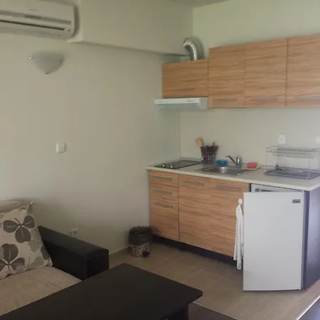 بيت للعطل The White Complex *