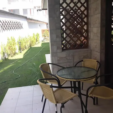 بيت للعطل The White Complex نيسيبار