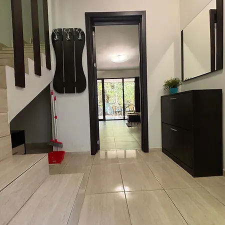 The White Complex بيت للعطل نيسيبار