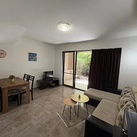 The White Complex 別荘