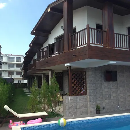 The White Complex بيت للعطل نيسيبار