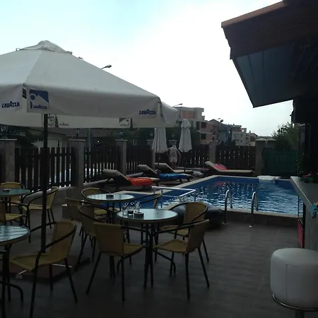 The White Complex بيت للعطل *