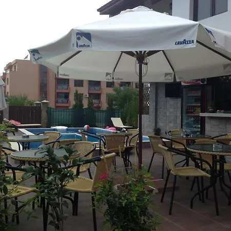 بيت للعطل The White Complex *