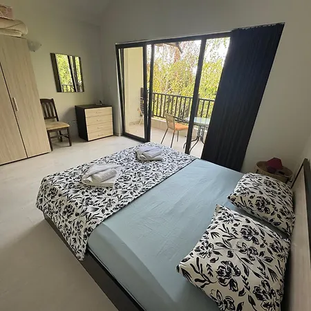 別荘 The White Complex ネセバル