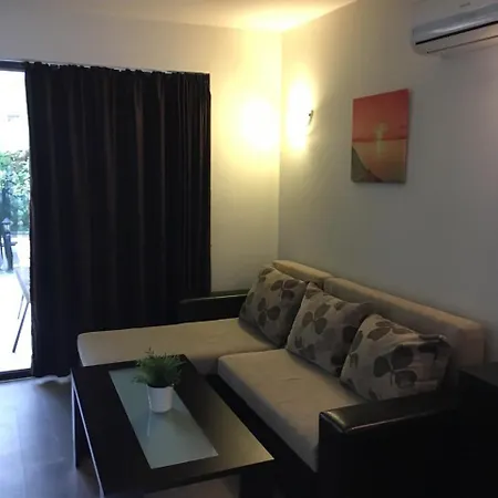 The White Complex بيت للعطل نيسيبار