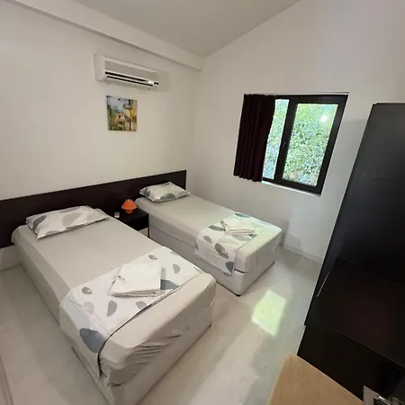 The White Complex Tatil Evi