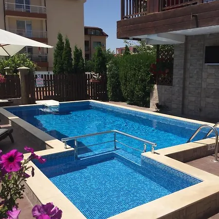 The White Complex Tatil Evi *