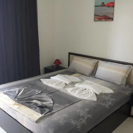 The White Complex Tatil Evi