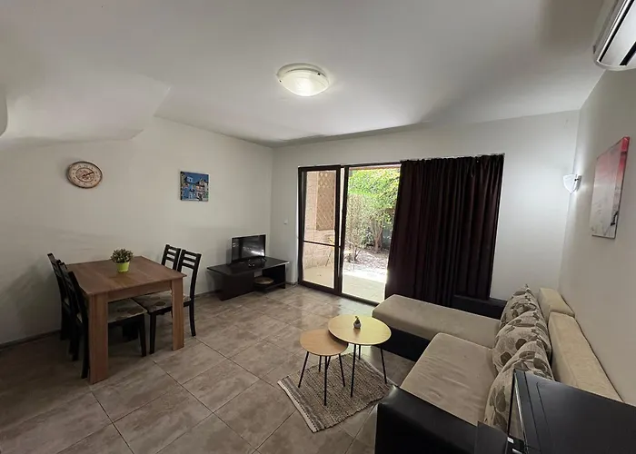 The White Complex Case de vacanță