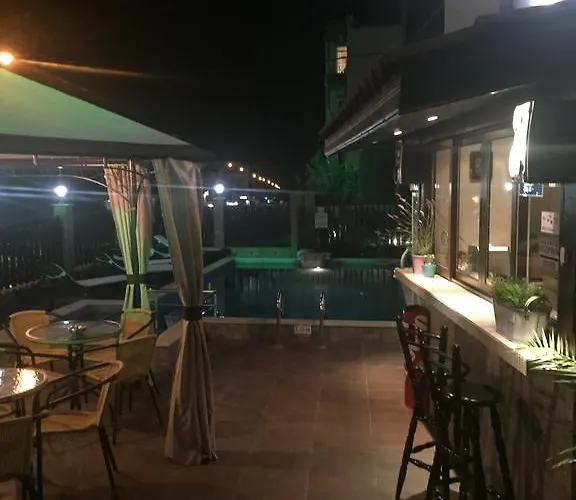 The White Complex Case de vacanță *