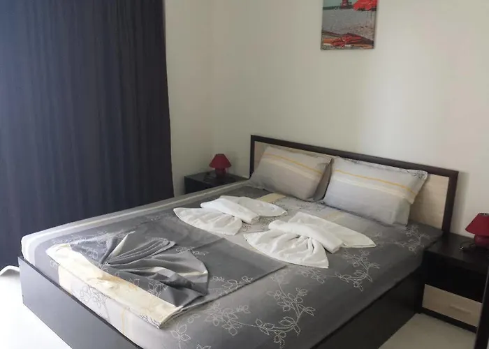 The White Complex Case de vacanță